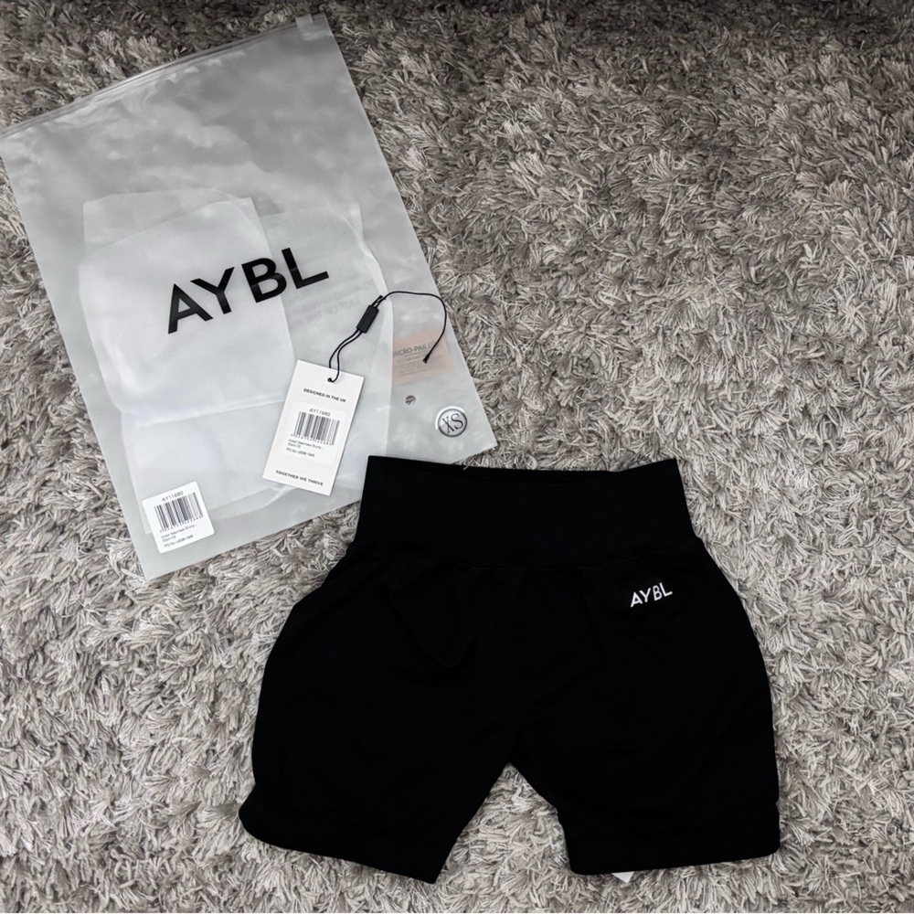💥SOLD💥 AYBL Adapt Seamless Shorts - Black